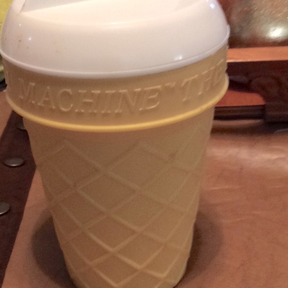 Vtg classic. The Incredible Ice Cream Machine 1986 - Picture 7 of 8